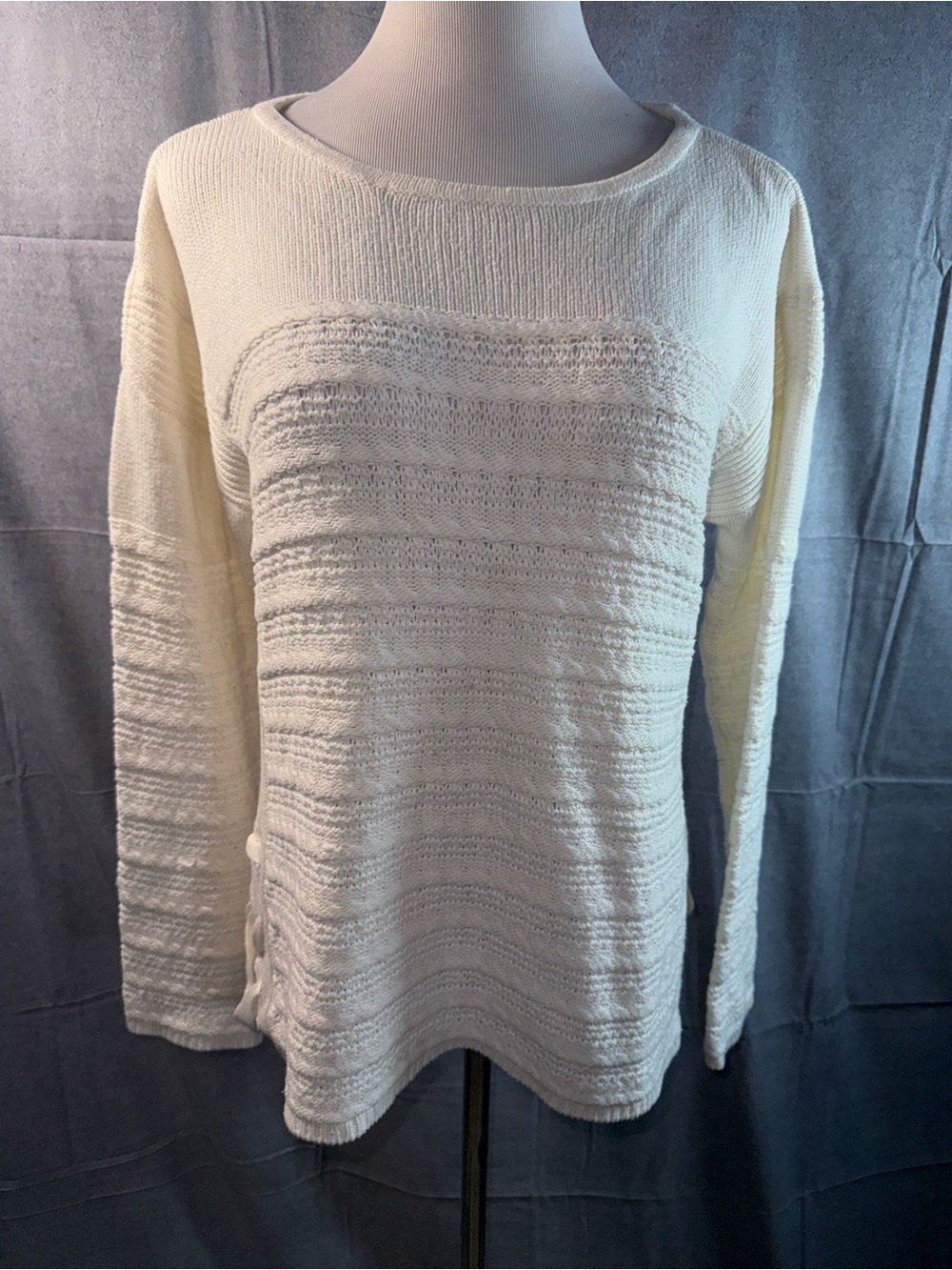 1754-Design 365 Women’s Cream Textured Crewneck Sweater